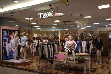 T&W女装店铺展示
