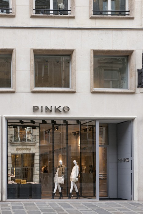 Pinko女装店铺展示