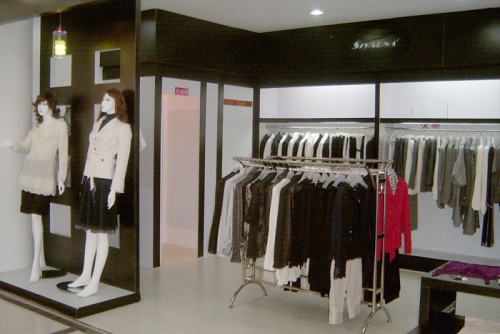 SIVARNA女装店铺展示