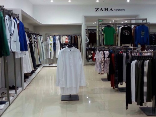 ZARA女装店铺展示