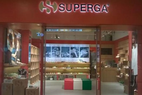 SUPERGA鞋帽店铺展示