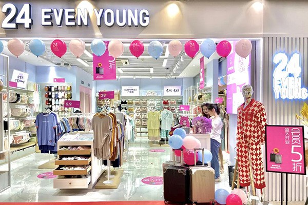 24EVENYOUNG内衣店铺展示