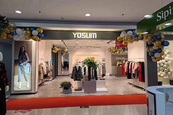 YOSUM女装店铺展示