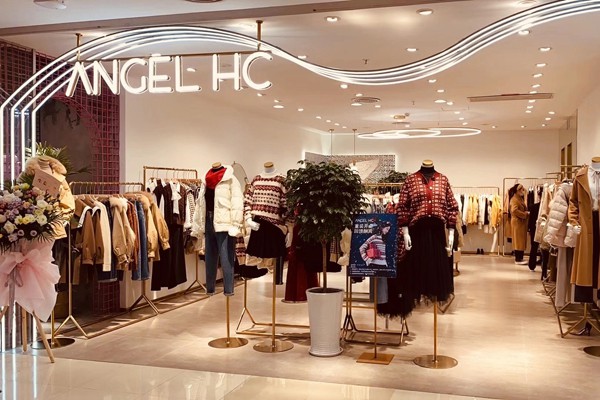 天使韩城女装店铺展示