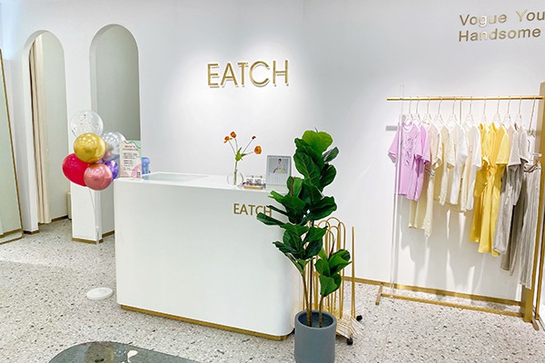 EATCH女装店铺展示