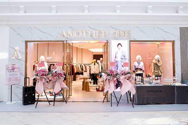 ANOTHERONE女装店铺形象