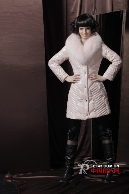 玲珑格格羽绒服系列 将温暖带给年轻的妇人们
