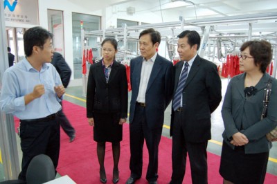 中国缝制机械协会领导考察飞跃
