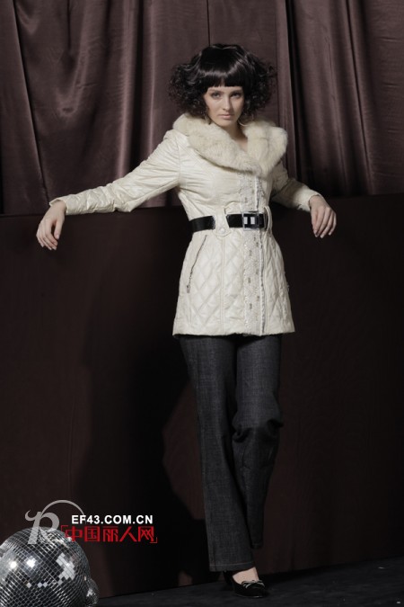 玲珑格格品牌女装 铸就冬季保暖时尚