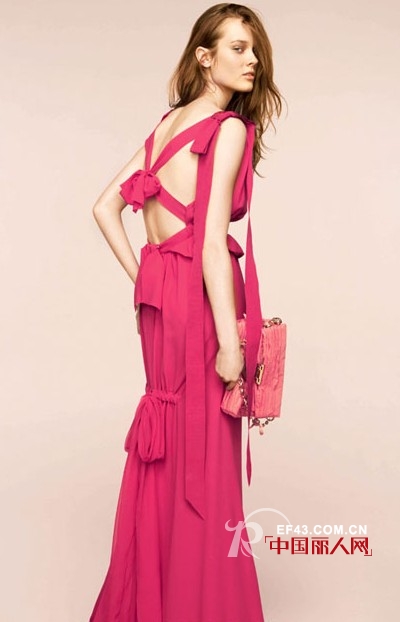莲娜丽姿(Nina Ricci)女装以浪漫风格呈现2011早春度假系列（图）