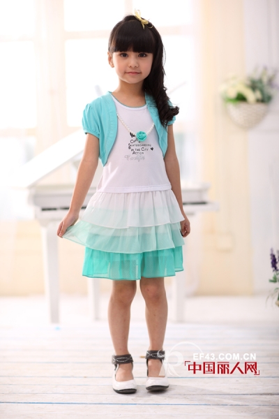 卡尔菲特品牌童装魅力小‘天使’展现孩子的童梦