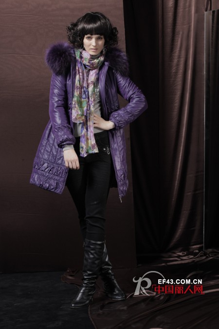 玲珑格格羽绒服 引领冬季的时尚风潮