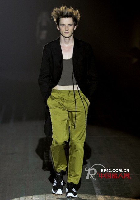 Y-3男装纽约时装周大显风骚