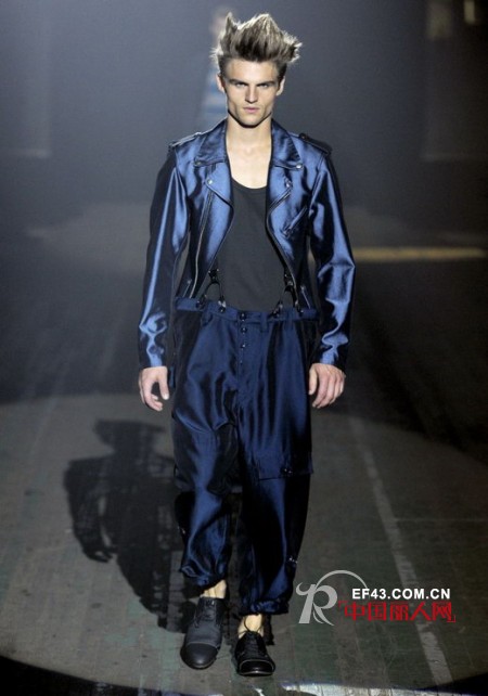 Y-3男装纽约时装周大显风骚
