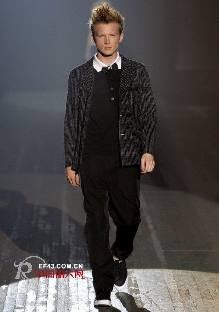 Y-3男装纽约时装周大显风骚