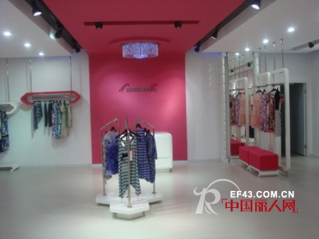 2011年菲奴维特女装品牌8月——10月新店开业