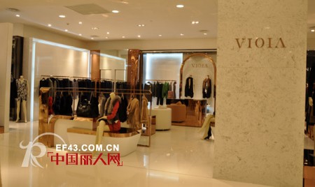 意大利经典女装品牌“VIOIA”沈阳万象城尚泰百货店盛大揭幕