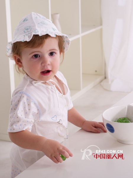 皇家宝贝婴儿童装 打造具有皇室贵族特色的现代婴幼儿培育方式