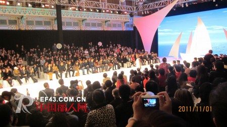 QUEENSTORY出席2011中国国际时装周年度颁奖典礼