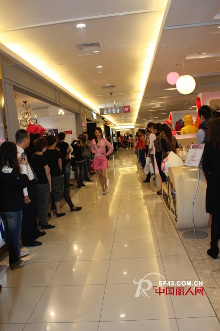 凯蒂猫品牌内衣杭州周年庆在杭州银泰百货举行