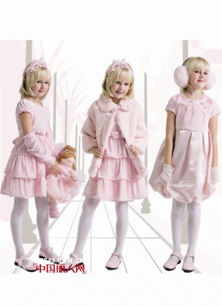 法纳贝儿童装参加2011年度畅销服装品牌关注榜主题活动了