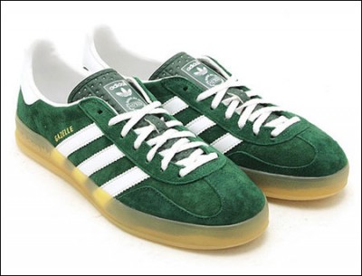 adidasGAZELLEINDOOR复古鞋款演绎生活色彩