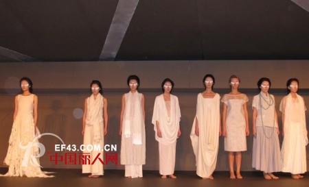 例外女装Exception十五周年庆服装秀太古汇广场揭幕
