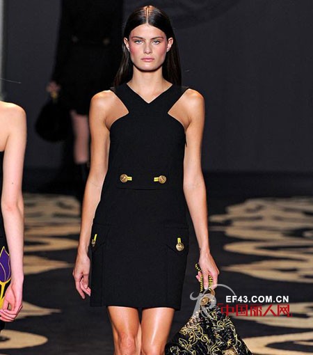 范思哲(Versace)发布2011秋冬女装新品秀