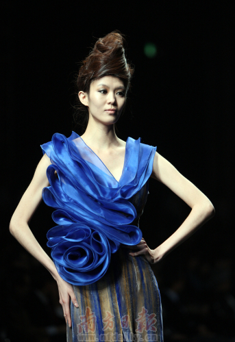 韩国首尔秋冬时装周 模特展示设计师作品