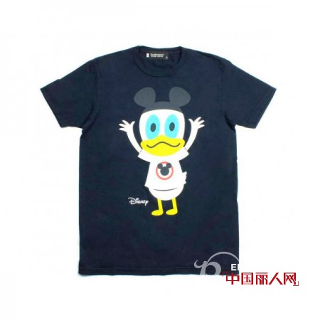 日本品牌Beams T与美国迪士尼Disney 强强联手，设计可爱T恤