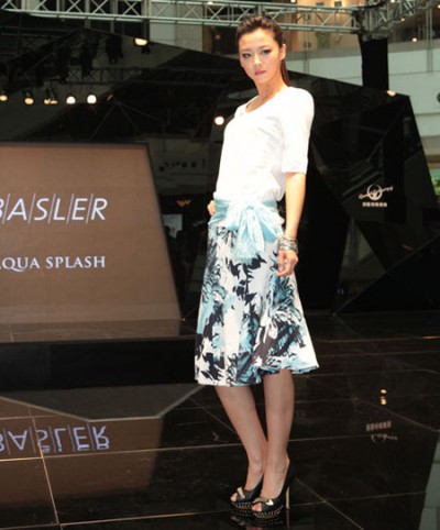 Basler品牌女装Aqua Splash系列：蓝白融合绽放清新
