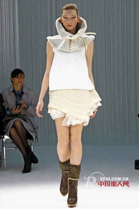 Sacai 2011秋冬巴黎时装周秀
