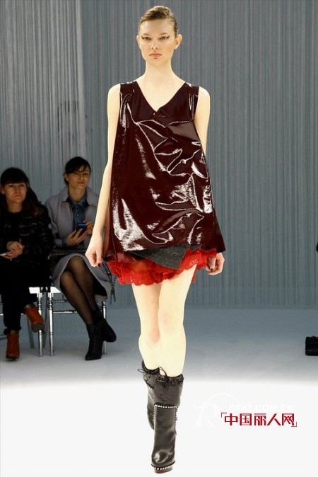 Sacai 2011秋冬巴黎时装周秀