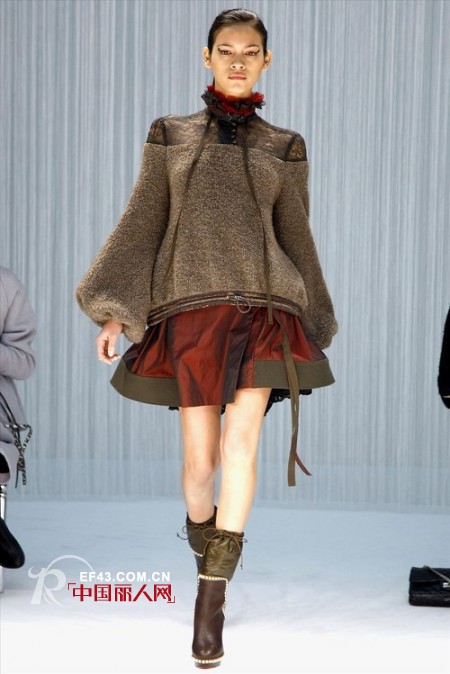 Sacai 2011秋冬巴黎时装周秀