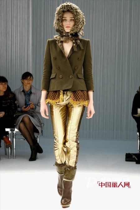 Sacai 2011秋冬巴黎时装周秀