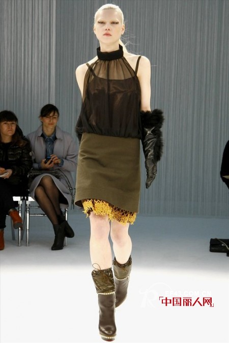 Sacai 2011秋冬巴黎时装周秀