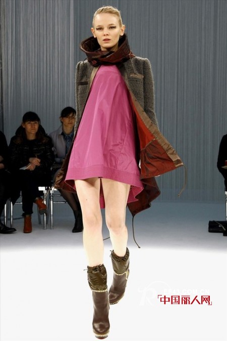 Sacai 2011秋冬巴黎时装周秀