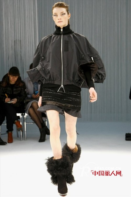 Sacai 2011秋冬巴黎时装周秀