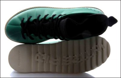 街头时尚先锋 LYRIQUE品牌推出2011秋冬工装靴新品系列