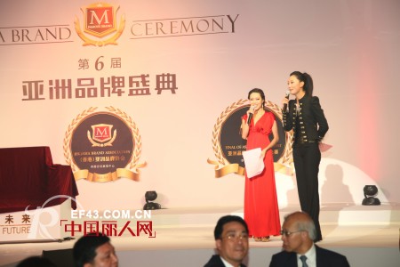 莱特妮丝亮相“2011亚洲500强品牌盛典”获“亚洲十大时尚创新品牌”奖