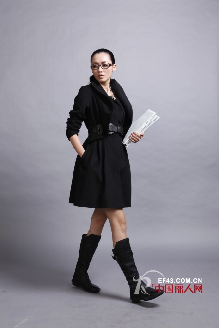缇蕾娜日式欧化风格衬托原有和潜在的个性魅力