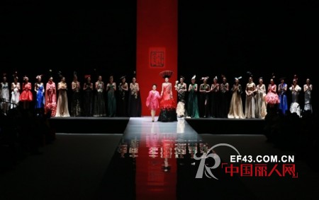 中国国际时装周：“绣·唐婕”卡特丽·唐婕2013春夏时装发布