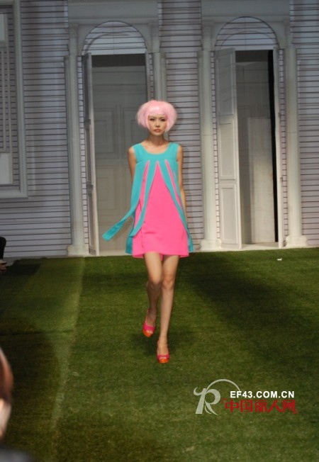 秉葳国际2013年春夏新品发布会华丽揭幕——坠入时尚的梦幻国境