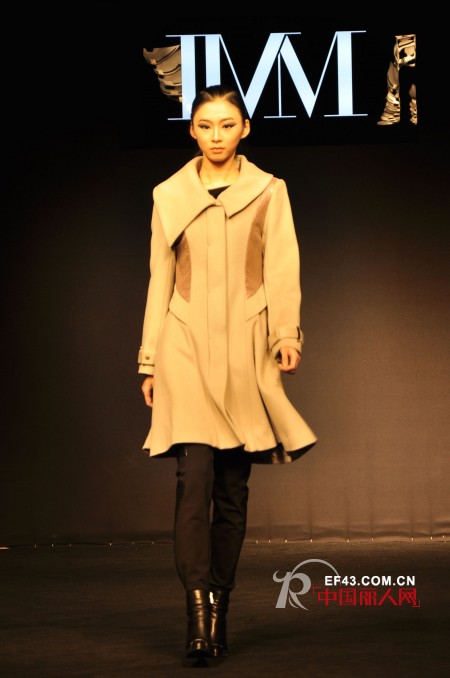 「戏剧中的时装周」IMM尹默高端时尚女装在武汉举办时装秀