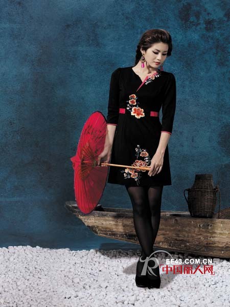 唐婕：蕴含浓郁中国古典文化情结的品牌女装
