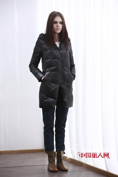 艺域2012秋冬新装 黑色棉服温暖舒适过冬季