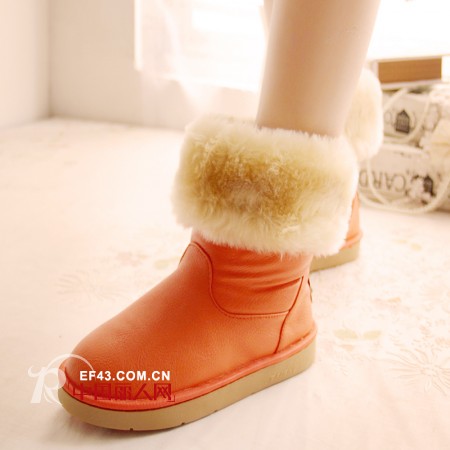 最爱雪地靴  超高饱和度“橘色”寒风中也温暖