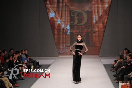 CHIC2012上演丝绸时装大片 玳莎DI SETA“城市智慧”秀