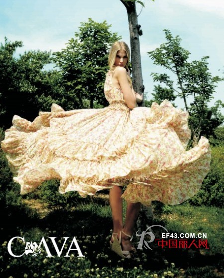 CAVA时尚女装 爱上裙摆飞扬的盛夏
