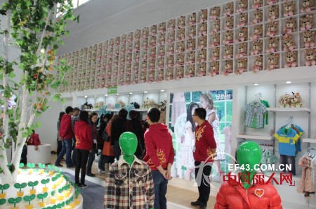 小野豹品牌参加2012CHIC中国国际服装服饰博览会